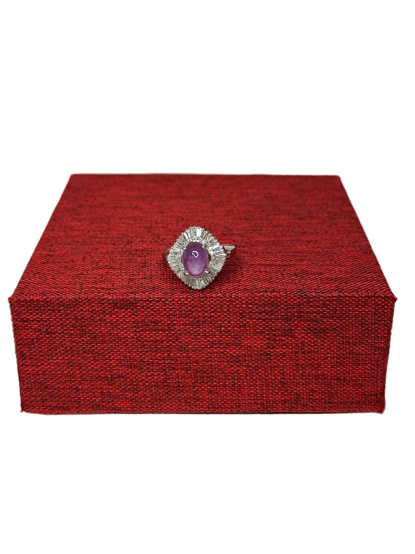 Star Sapphire 4.36 carats, Natural Diamond 0.81 carats, Platinum 900