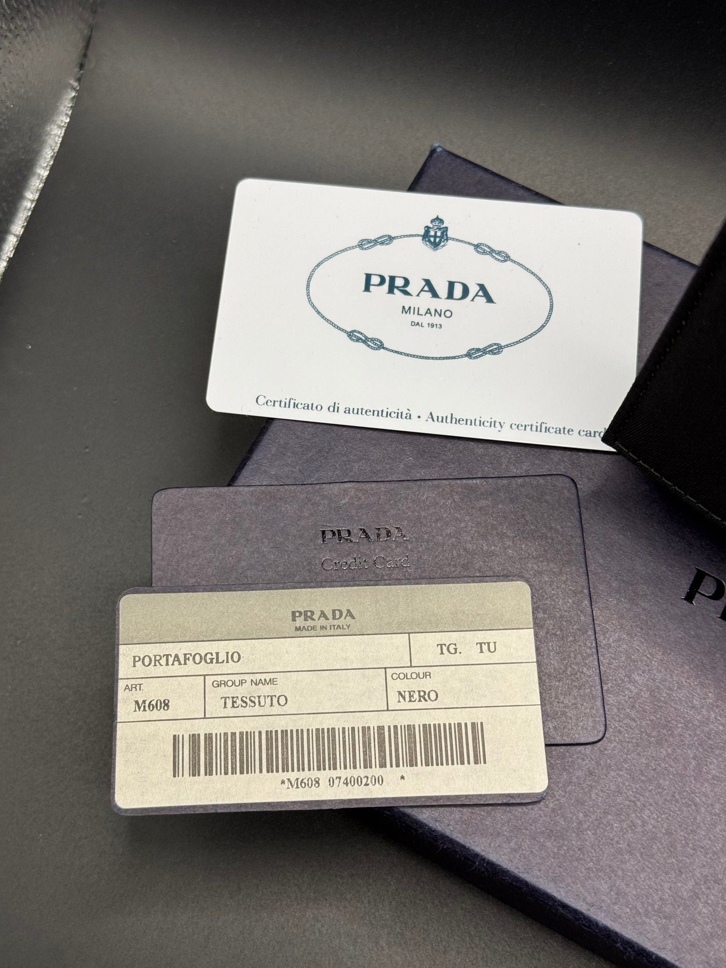 Prada Portafoglio Tessuto Nylon Flap Wallet M608