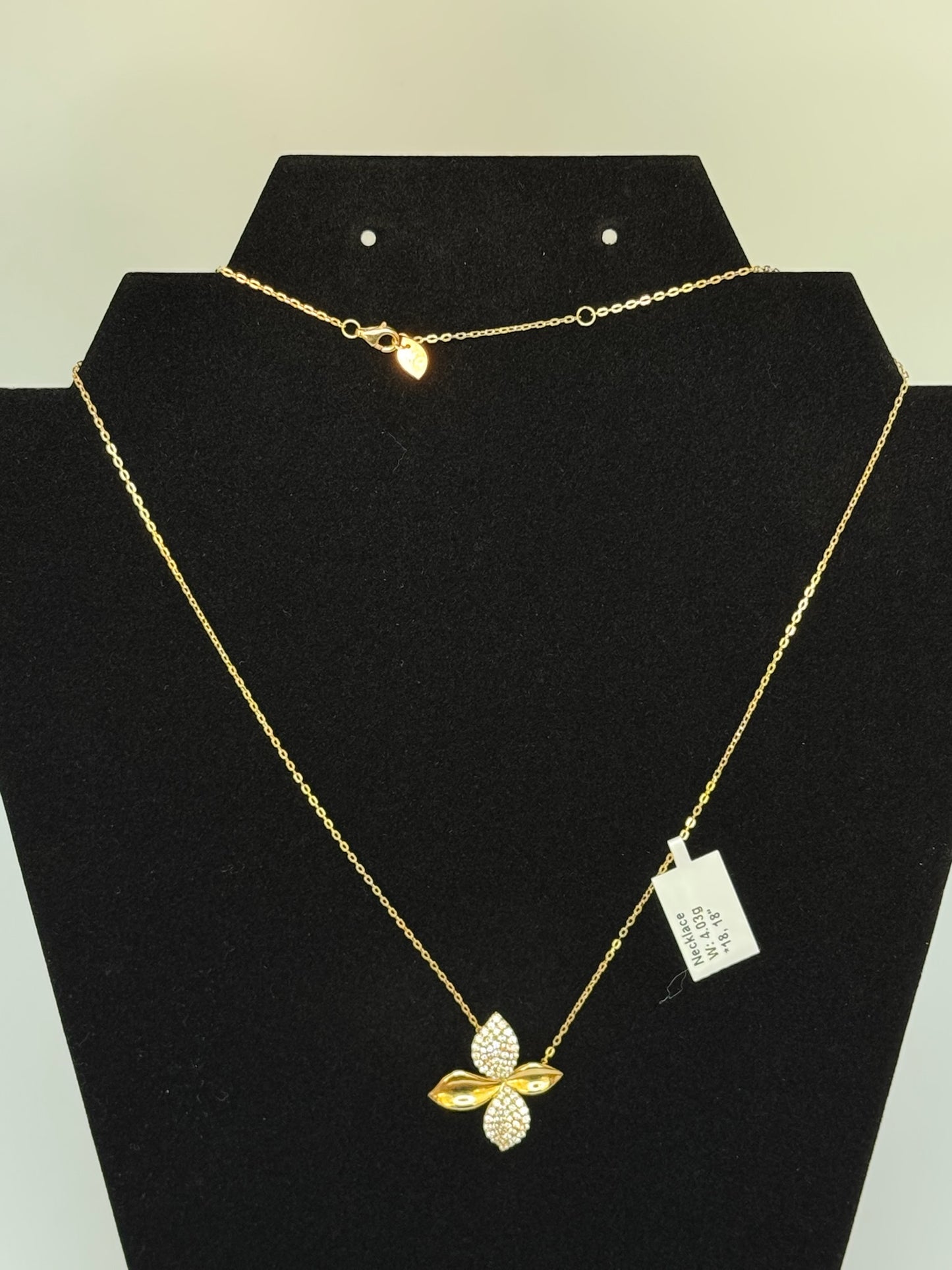 Flower Necklace 18k Yellow Gold 18 inches